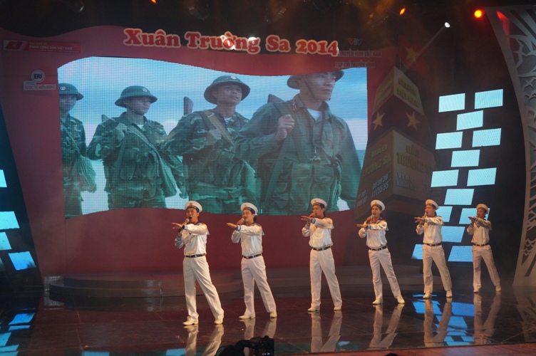 Envían sentimientos cariñosos de tierra firme a pobladores y soldados en Truong Sa