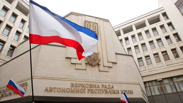 Crimea declara independencia y cierra espacio aéreo