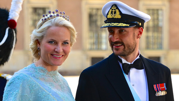 Príncipes de Noruega visitan Vietnam