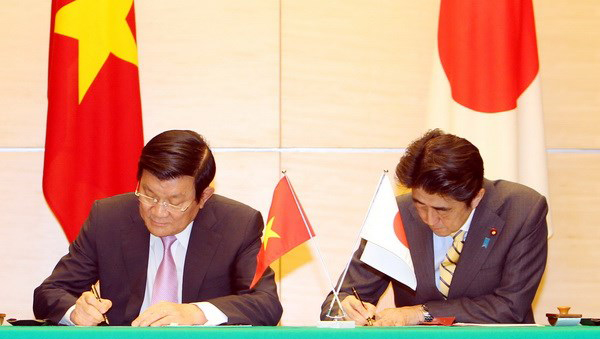 Ratifican Vietnam y Japón elevación del nivel de relaciones en Declaración conjunta