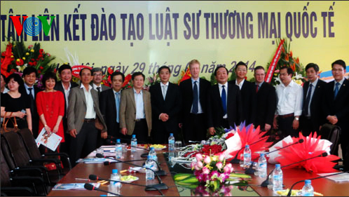 Inauguran en Vietnam Centro de conexión y capacitación de abogados en comercio internacional