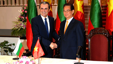 Primer ministro de Bulgaria sostiene conversaciones con máximos dirigentes de Vietnam en Hanoi