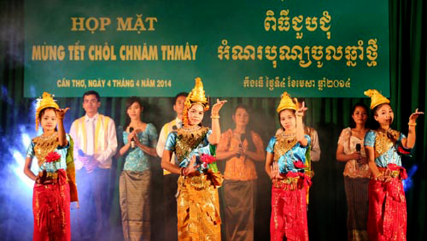 Celebran jemer fiesta tradicional