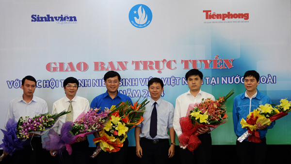 Se efectuó intercambio online con estudiantes en ultramar