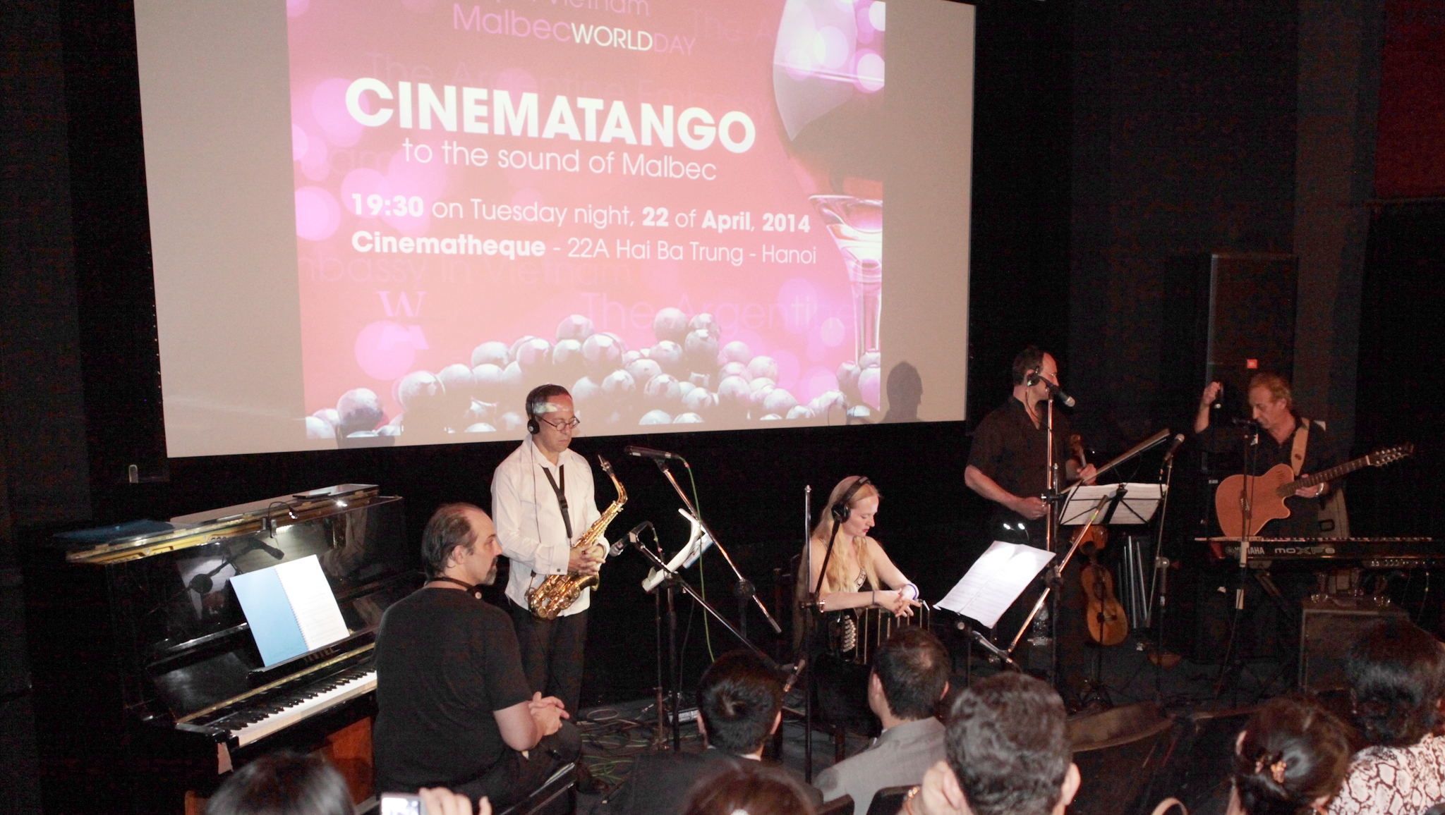 Cinematango, al son del Malbec argentino, en Hanoi
