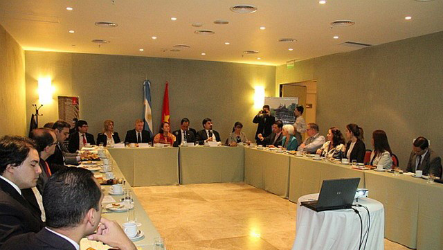 Seminario sobre Vietnam en Argentina