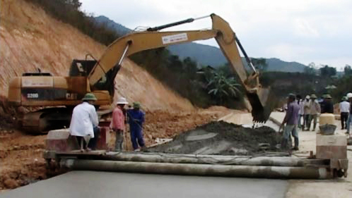 Provincia de Dien Bien ensaya circulación de vehículos por cinturón Pom Lot – Huoi Puoc
