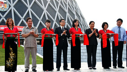 Actividades en saludo a aniversario 60 de victoria de Dien Bien Phu