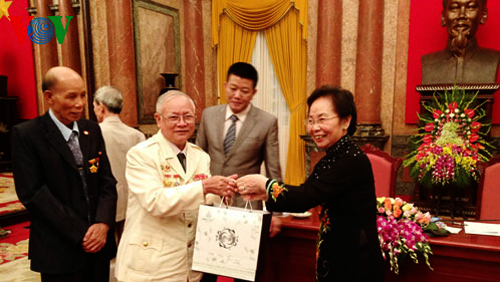 Contactos de dirigentes vietnamitas con electorados locales