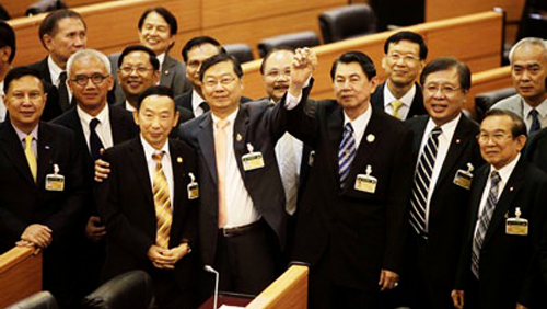 Senado de Tailandia elige a nuevo presidente