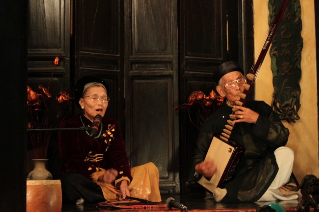 La voz preciosa de la intérprete de Ca Tru Nguyen Thi Chuc