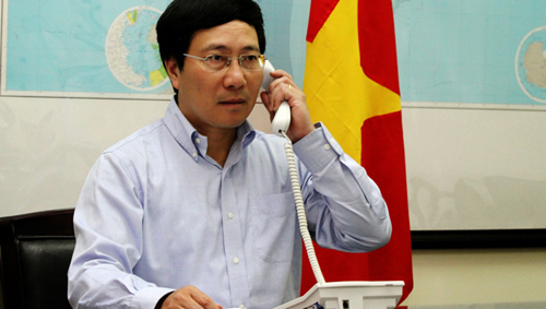 Canciller vietnamita conversa con su homólogo chino sobre la infracción en Mar Oriental