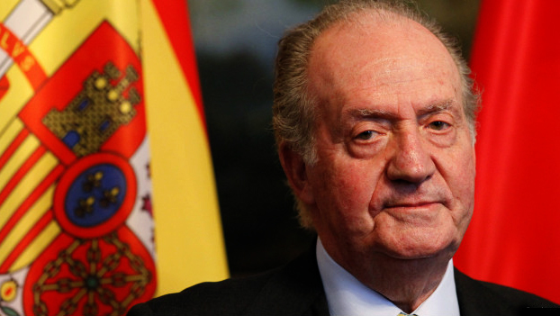 Rey Juan Carlos de España abdica al trono tras casi 40 años