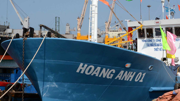 Barcos pesqueros con casco de acero contribuyen a enriquecer y defender la patria