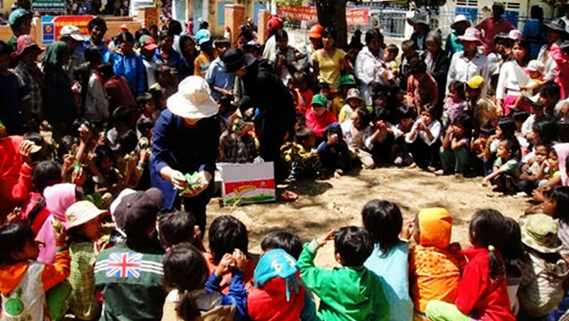 Hombre destacado en el trabajo de caridad