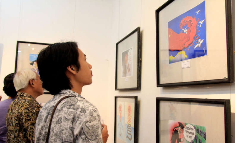 Exposición de caricaturas sobre el Mar Oriental