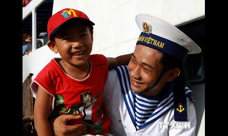 Inaugurada exposición fotográfica sobre mar, islas y soldados navales