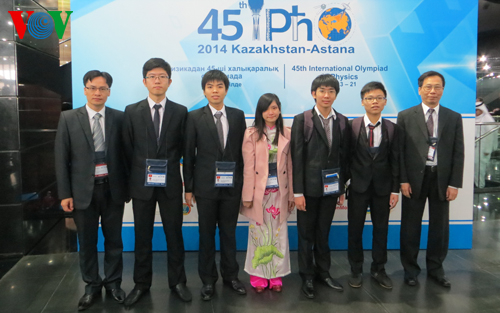 Condecorados alumnos vietnamitas en Olimpiada Internacional de Física 2014