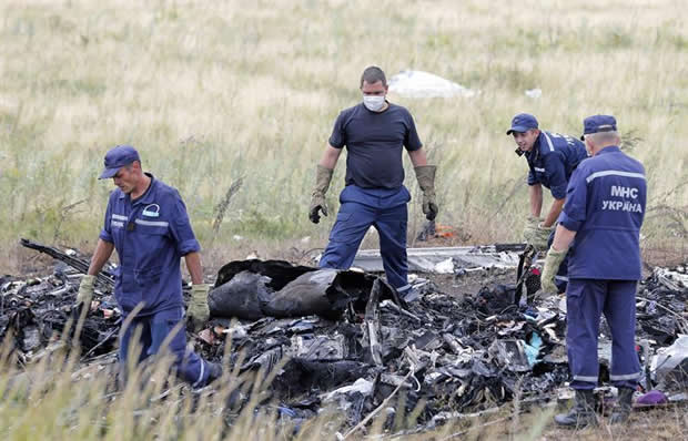Trasladan a Donetsk cuerpos localizados en el desastre del vuelo MH 17