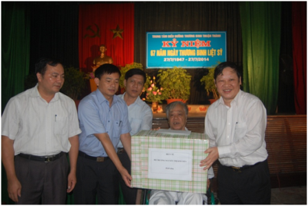 Más actividades en honor de inválidos y mártires de guerra en Vietnam