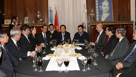 Ciudad Ho Chi Minh busca oportunidades de cooperación en Argentina