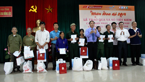 Actividades de gratitud a inválidos de guerra y mártires de Vietnam