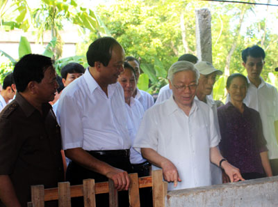 Líder partidista visita provincia norteña Ha Nam