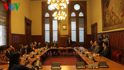 Expresa Hungría apoyo a soberanía de Vietnam