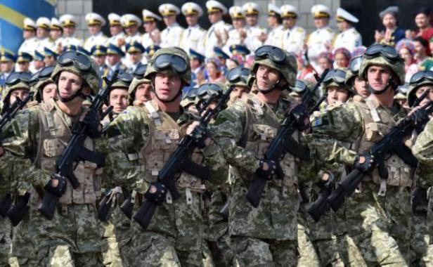 Ucrania celebra Día de la Independencia en medio del conflicto interno