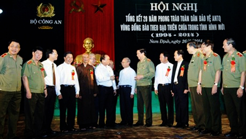 Unidas comunidades religiosas vietnamitas para proteger la Patria