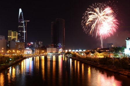 Conmemoran Fiesta nacional en Vietnam y ultramar