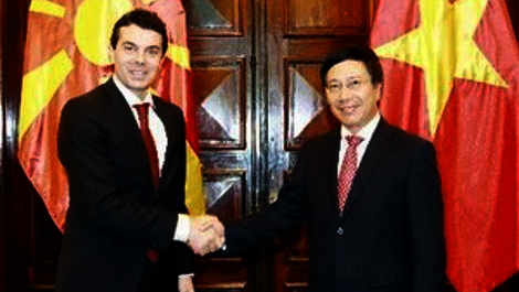 Dirigentes de Vietnam envían mensajes de felicitación por el Día Nacional de Macedonia