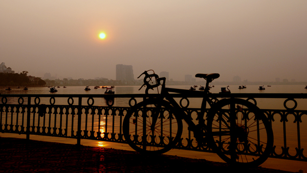 Lago Oeste en vida espiritual de los hanoyenses