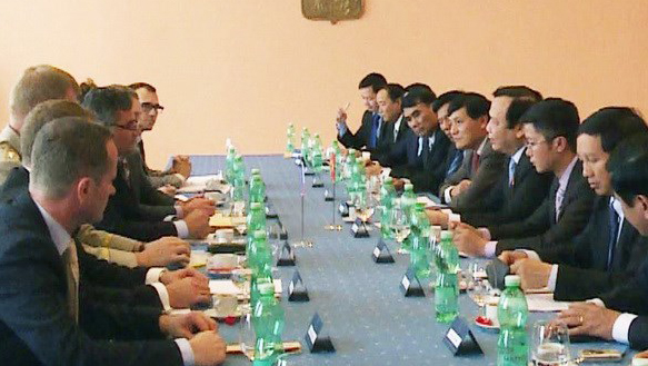 De visita en República Checa delegación parlamentaria vietnamita
