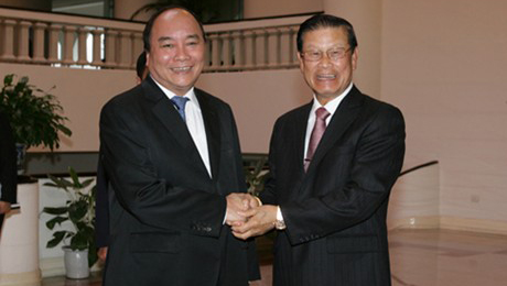 Acuerdan Vietnam y Laos desplegar con eficacia proyectos de inversión