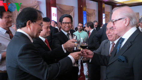 Conmemoran Vietnam y Malta 40 años de relaciones