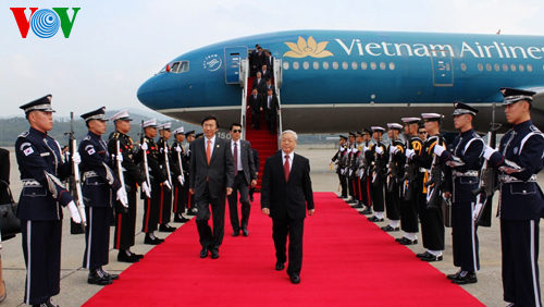 Secretario general de PCV visita Corea del Sur