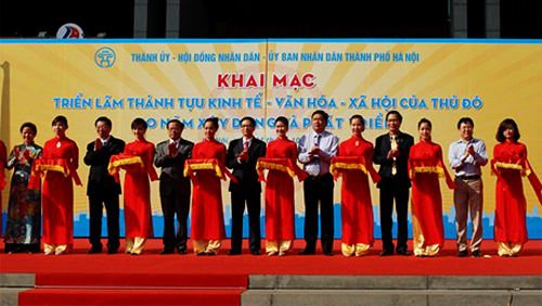 Se inaugura exposición sobre logros socioeconómicos y culturales de Hanoi