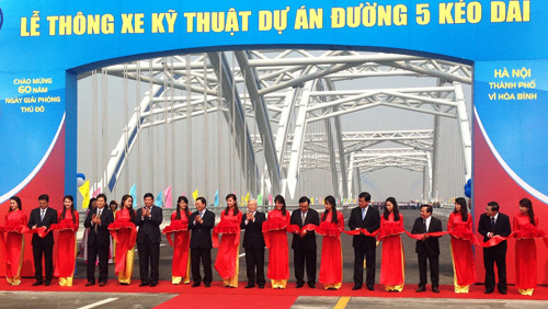 Saludan aniversario 60 de la liberación de Hanoi con nuevas construcciones