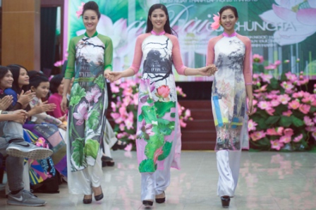 Desfile de moda destaca la belleza de la mujer vietnamita