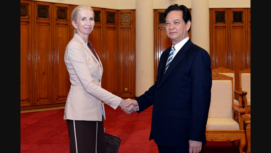 Primer ministro Nguyen Tan Dung recibe a la embajadora de Noruega