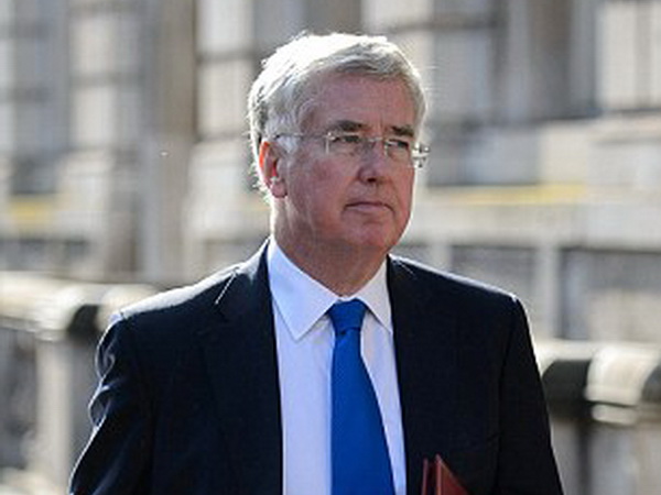 Realiza ministro británico de Defensa visita inesperada a Iraq