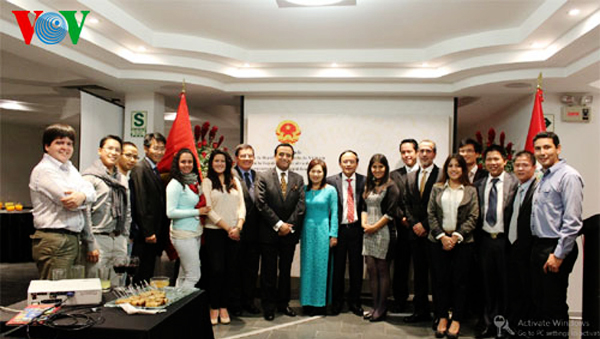 Proyectan película sobre Vietnam en Perú