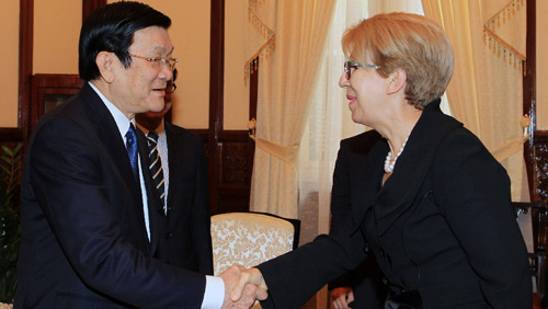 Recibe presidente vietnamita saliente embajadora de Grecia