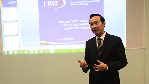 Académicos vietnamitas en Reino Unido aportan a innovación de ciencia y tecnología