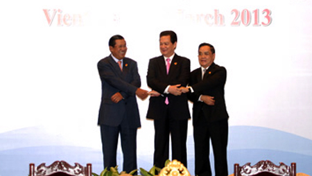 Refuerzan triángulo de desarrollo Vietnam – Laos - Camboya