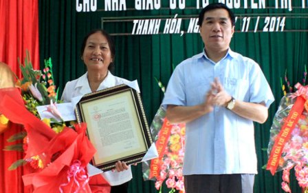 Estadista vietnamita elogia a 3 educadores