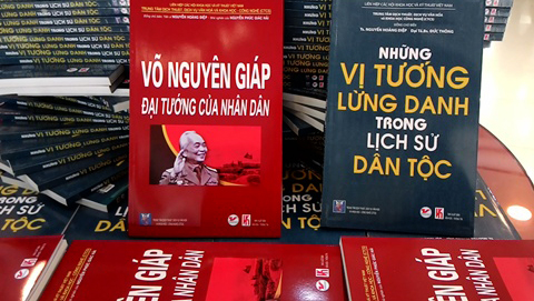 Presentan tres libros por los 70 años del Ejército Popular de Vietnam