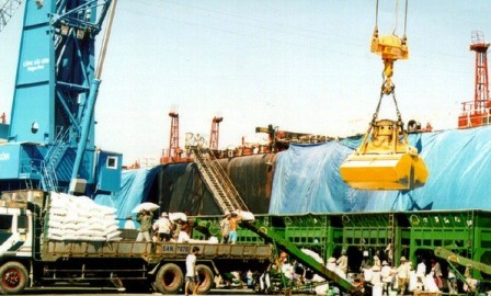 Prevé Vietnam un superávit comercial de mil 500 millones de dólares