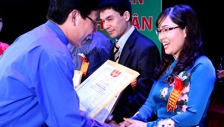 Elogios a distinguidos empresarios-profesores de 2014